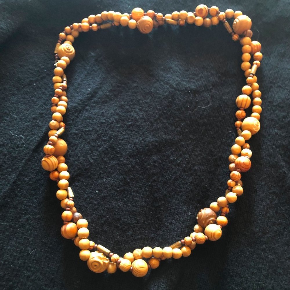 Wooden bead twist necklace